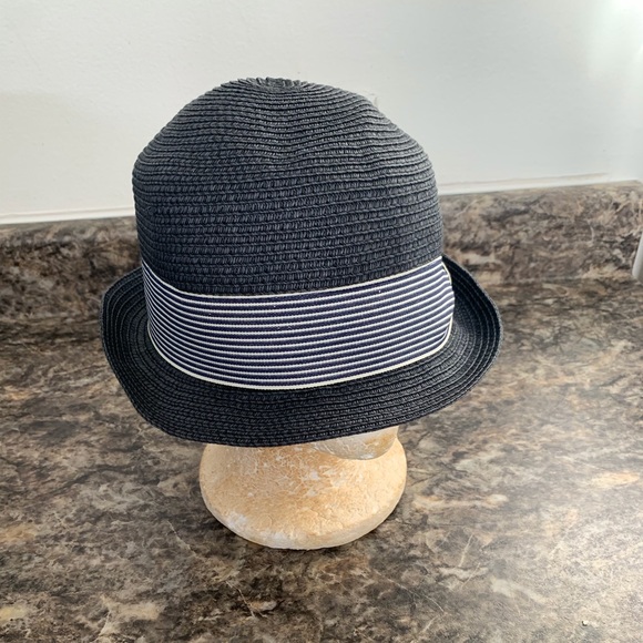 Women’s  Banana Republic Hat - Picture 9 of 9